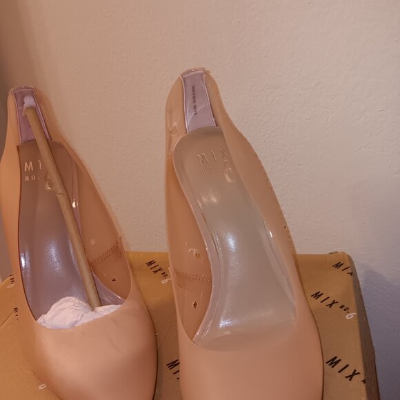 Heels - Picture 3 of 3